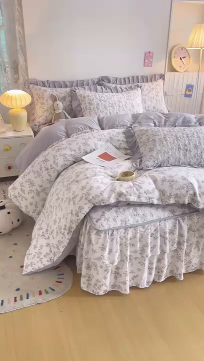 91家纺网 家纺一手货源 找家纺 铠畅家纺 2026新款泡芙纱水洗棉夏被四件套 灰影花眠