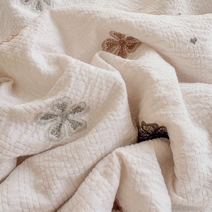 91家纺网 家纺一手货源 找家纺 铠畅家纺 2026新款泡芙纱水洗棉夏被四件套 焦糖花野