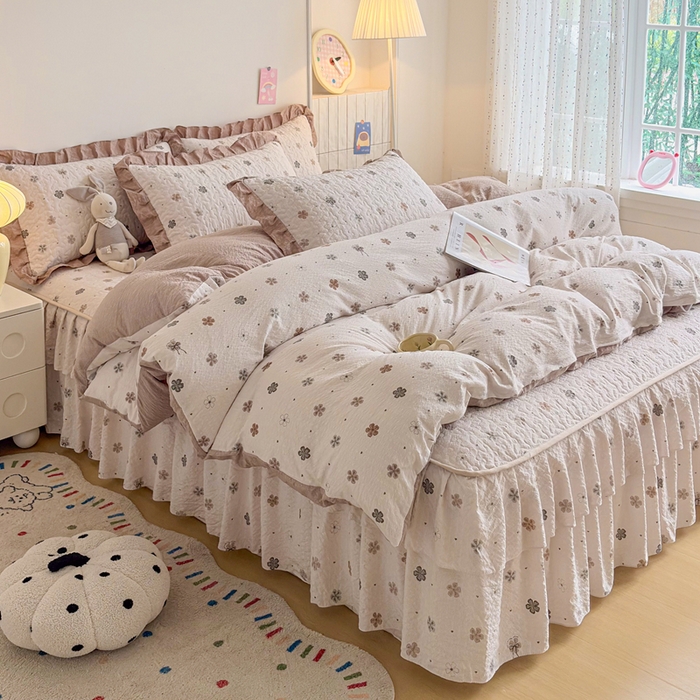 91家纺网 家纺一手货源 找家纺 铠畅家纺 2026新款泡芙纱水洗棉夏被四件套 焦糖花野