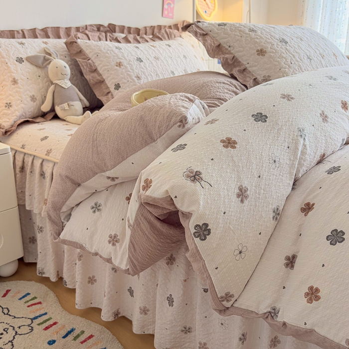 91家纺网 家纺一手货源 找家纺 铠畅家纺 2026新款泡芙纱水洗棉夏被四件套 焦糖花野