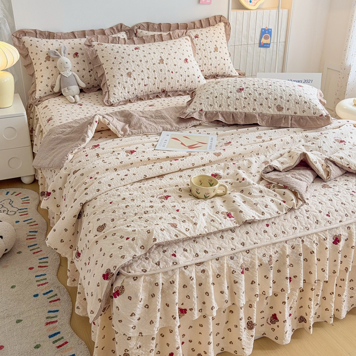 91家纺网 家纺一手货源 找家纺 铠畅家纺 2026新款泡芙纱水洗棉夏被四件套 奶咖新豹