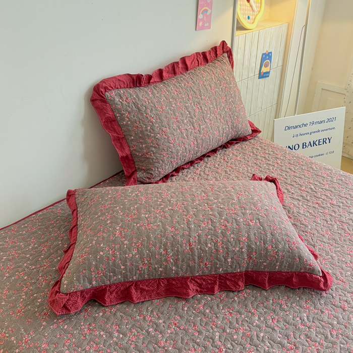 91家纺网 家纺一手货源 找家纺 铠畅家纺 2026新款泡芙纱水洗棉夏被四件套 裳红旧梦