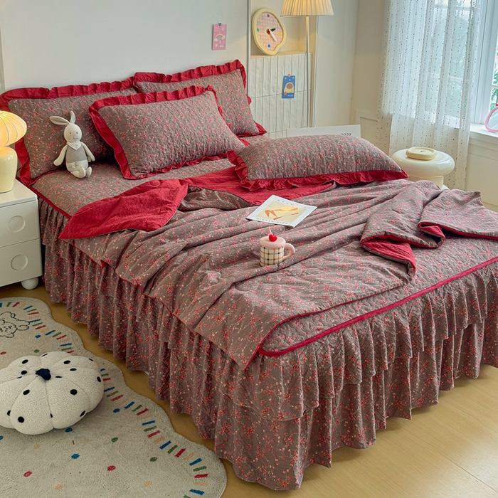 91家纺网 家纺一手货源 找家纺 铠畅家纺 2026新款泡芙纱水洗棉夏被四件套 裳红旧梦