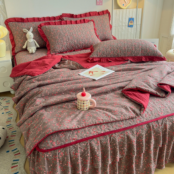 91家纺网 家纺一手货源 找家纺 铠畅家纺 2026新款泡芙纱水洗棉夏被四件套 裳红旧梦