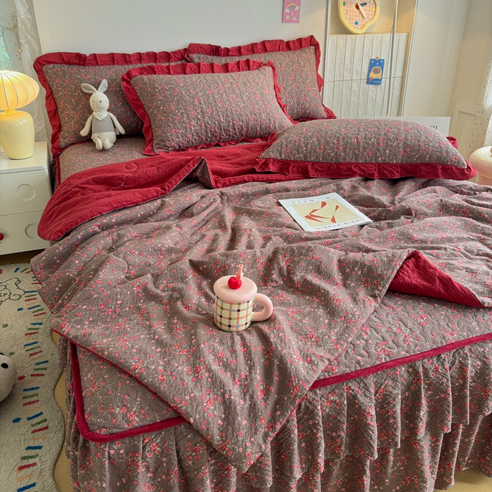 91家纺网 家纺一手货源 找家纺 铠畅家纺 2026新款泡芙纱水洗棉夏被四件套 裳红旧梦