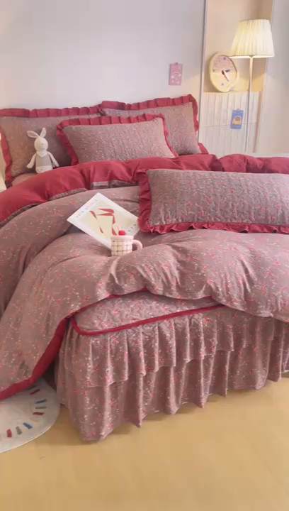 91家纺网 家纺一手货源 找家纺 铠畅家纺 2026新款泡芙纱水洗棉夏被四件套 裳红旧梦