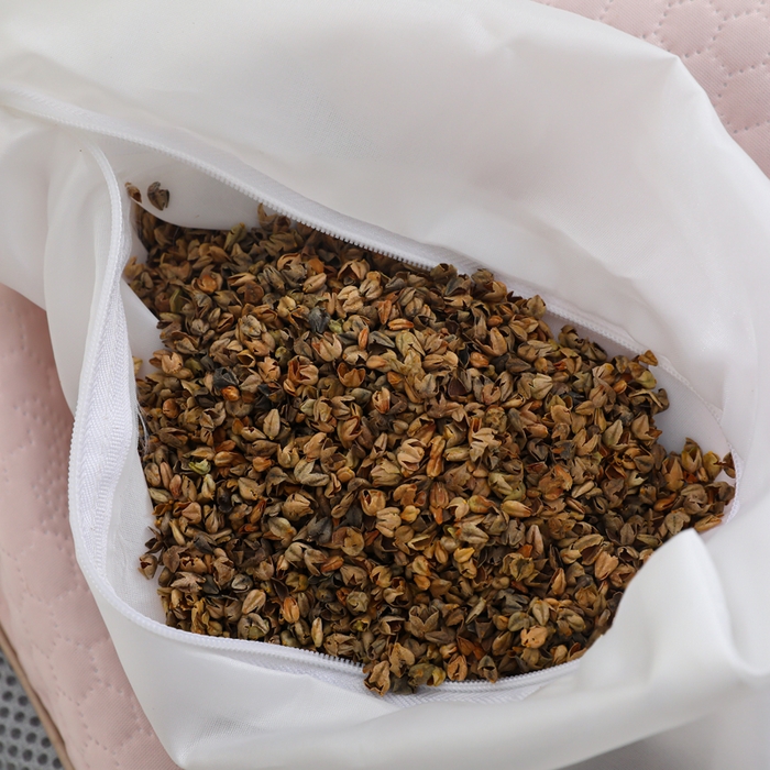 91家纺网 家纺一手货源 找家纺 仁宇枕业 2026新款新品 透气款夏凉凉感丝荞麦枕头枕芯 透气玫瑰花夏凉枕-双边款粉色