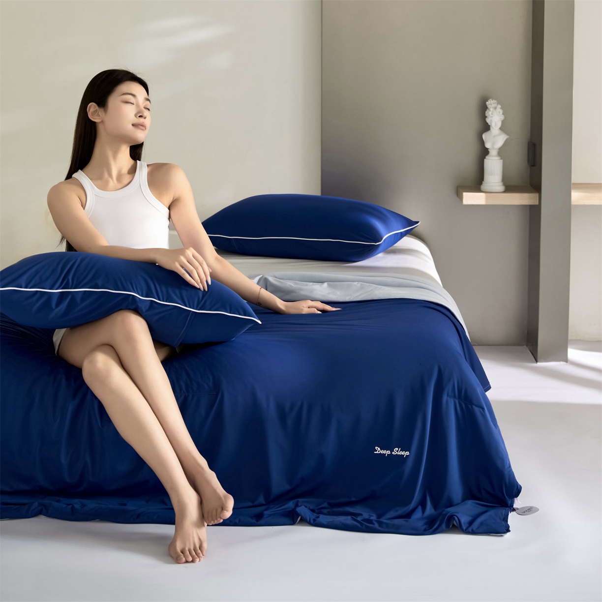 91家纺网 家纺一手货源 找家纺 头等舱 2026新款锦氨凉感&针织（优可丝）30%醋酯纤维双感夏被 深睡蓝