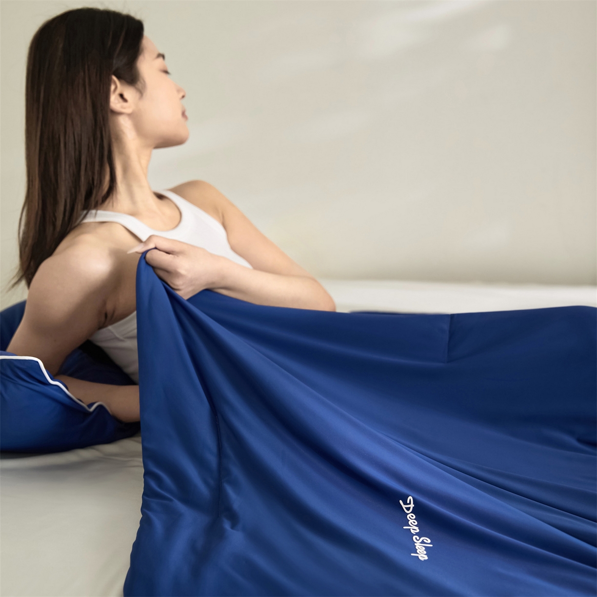 91家纺网 家纺一手货源 找家纺 头等舱 2026新款锦氨凉感&针织（优可丝）30%醋酯纤维双感夏被 深睡蓝