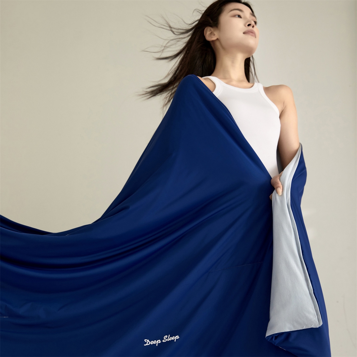 91家纺网 家纺一手货源 找家纺 头等舱 2026新款锦氨凉感&针织（优可丝）30%醋酯纤维双感夏被 深睡蓝