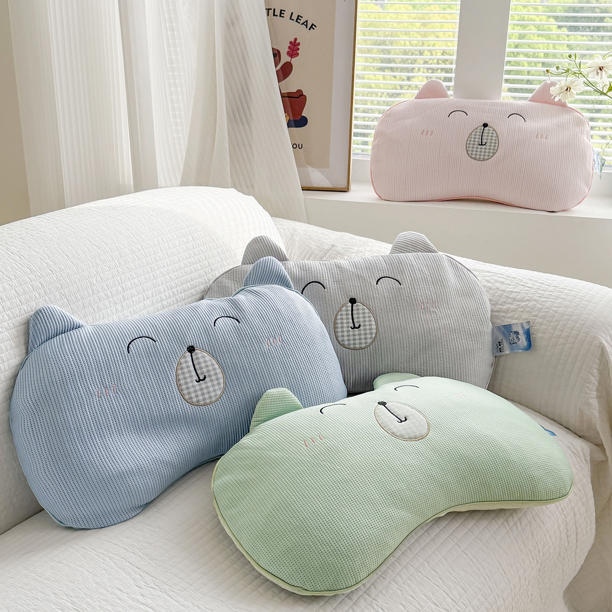 91家纺网 家纺一手货源 找家纺 蔻眠 凉感丝开心熊荞麦护颈枕夏季凉豆豆儿童枕芯学生枕头 主图