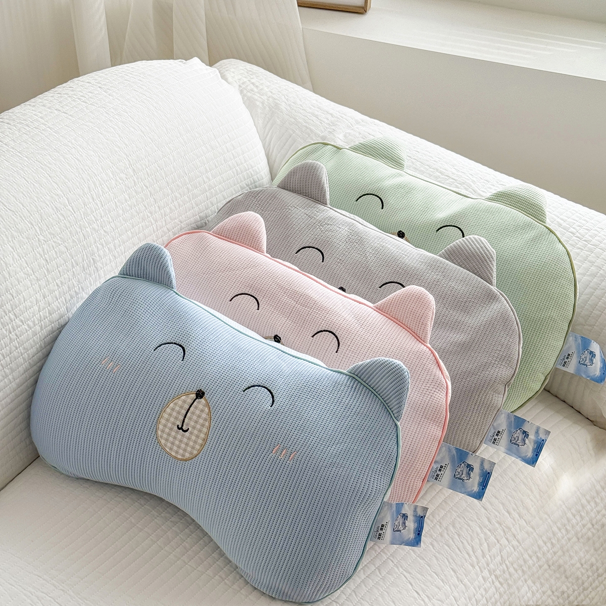 91家纺网 家纺一手货源 找家纺 蔻眠 凉感丝开心熊荞麦护颈枕夏季凉豆豆儿童枕芯学生枕头 主图