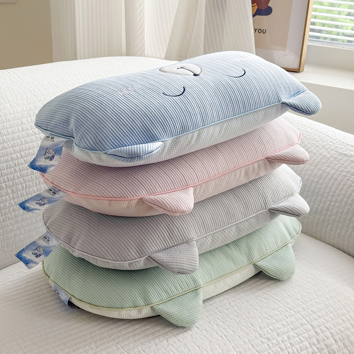 91家纺网 家纺一手货源 找家纺 蔻眠 凉感丝开心熊荞麦护颈枕夏季凉豆豆儿童枕芯学生枕头 主图