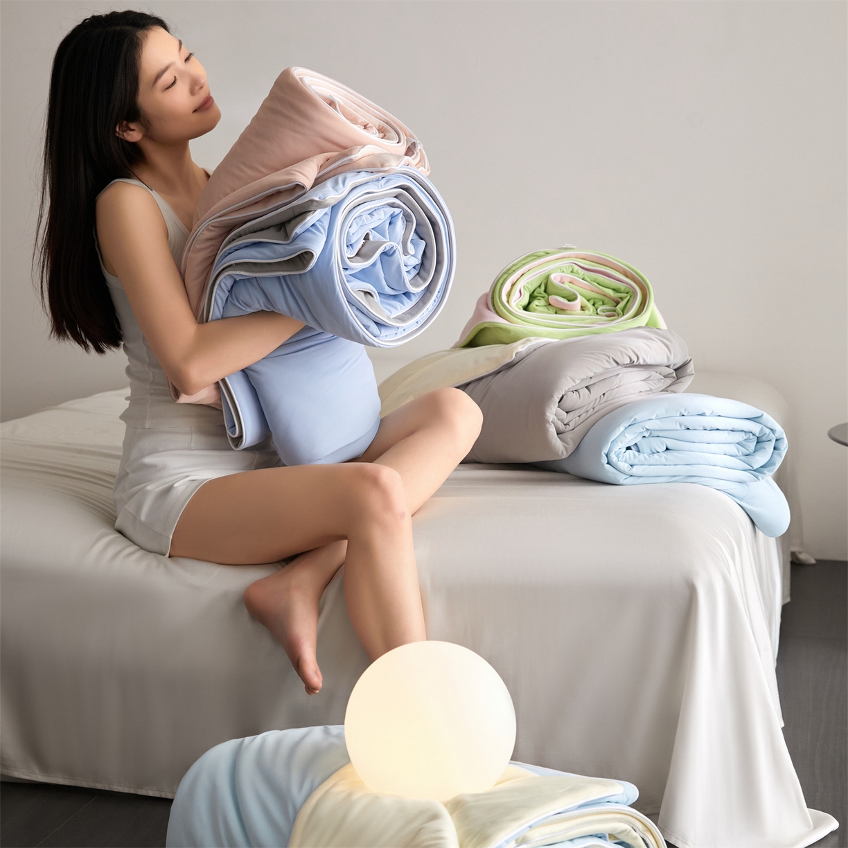 91家纺网 家纺一手货源 找家纺 （总）头等舱 2026新款凉感仿锦氨&针织A类8%绵羊毛双感夏被（模特图）