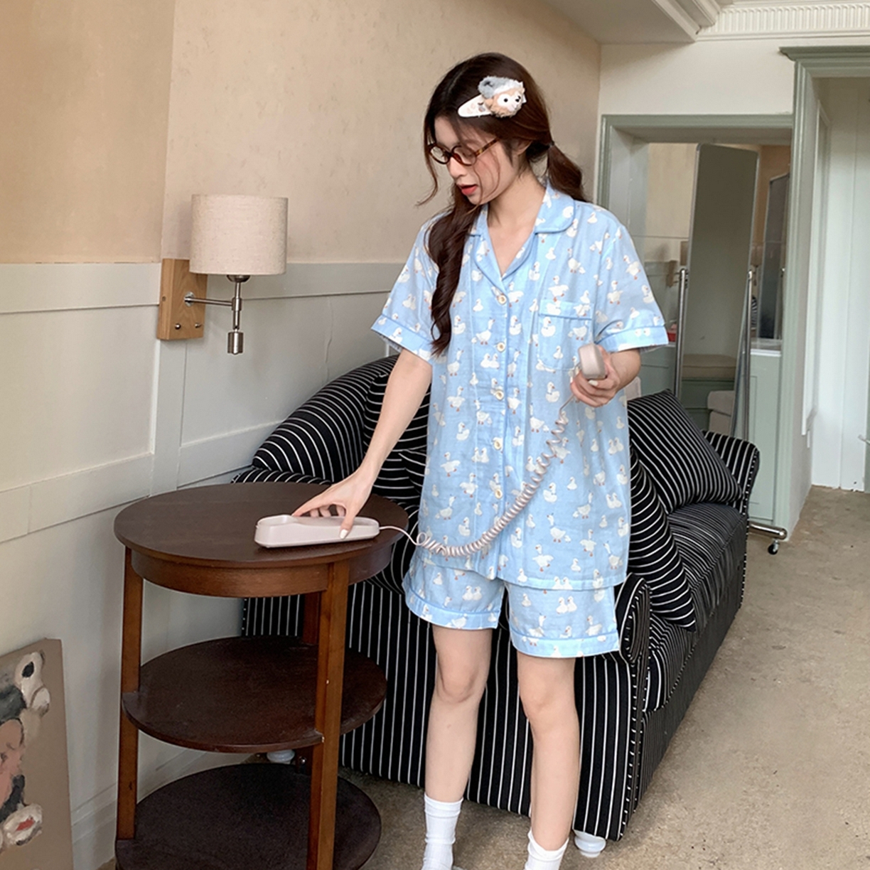 91家纺网 家纺一手货源 找家纺 爱思佳 2026新款全棉纯棉双层纱短袖睡衣系列 蓝色大鹅