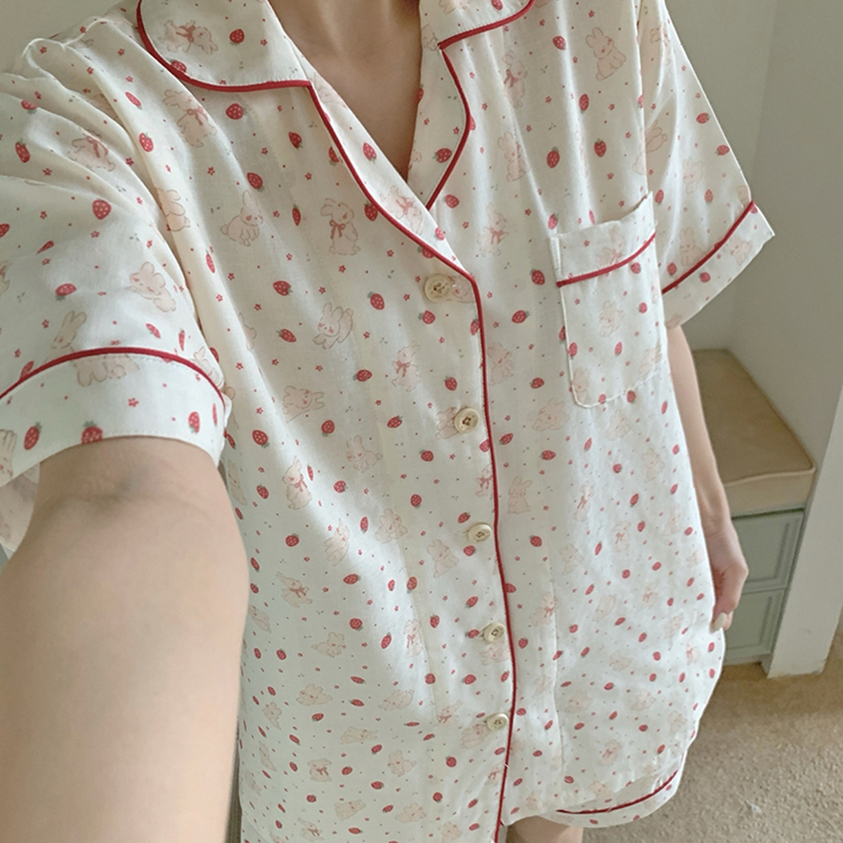 91家纺网 家纺一手货源 找家纺 爱思佳 2026新款全棉纯棉双层纱短袖睡衣系列 草莓点点