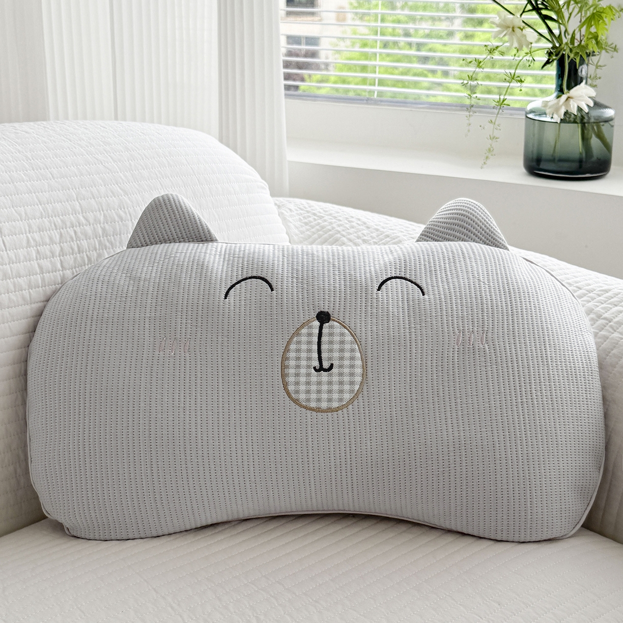 91家纺网 家纺一手货源 找家纺 蔻眠 凉感丝开心熊荞麦护颈枕夏季凉豆豆儿童枕芯学生枕头 开心熊-灰色