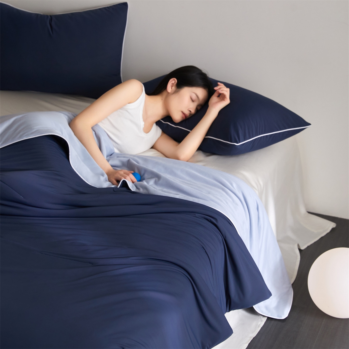 头等舱 2026新款凉感仿锦氨&针织A类8%绵羊毛双感夏被（模特图） 深蓝