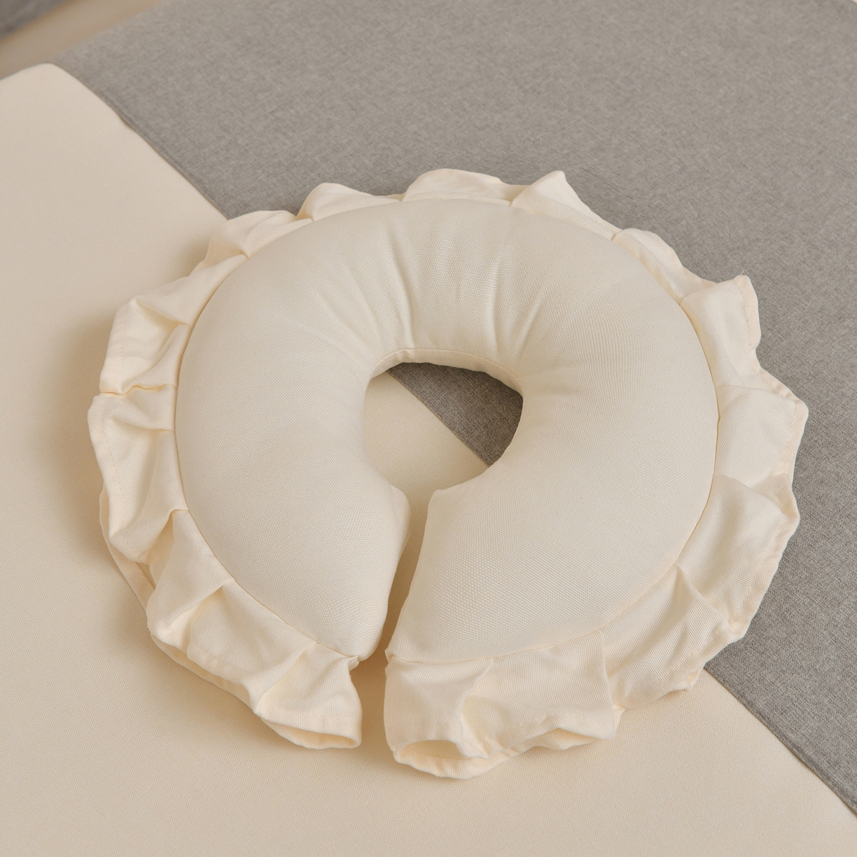 91家纺网 家纺一手货源 找家纺 莉人坊 2026新款彩棉麻床罩-富贵花开 富贵花开-米白