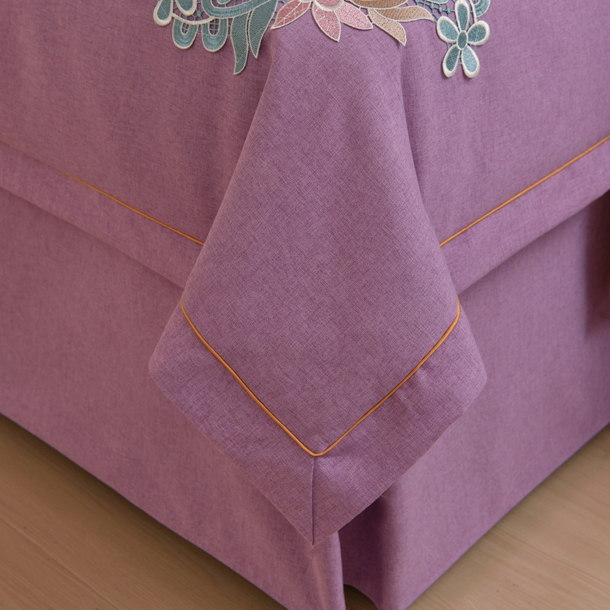 91家纺网 家纺一手货源 找家纺 莉人坊 2026新款彩棉麻床罩-富贵花开 富贵花开-幻紫