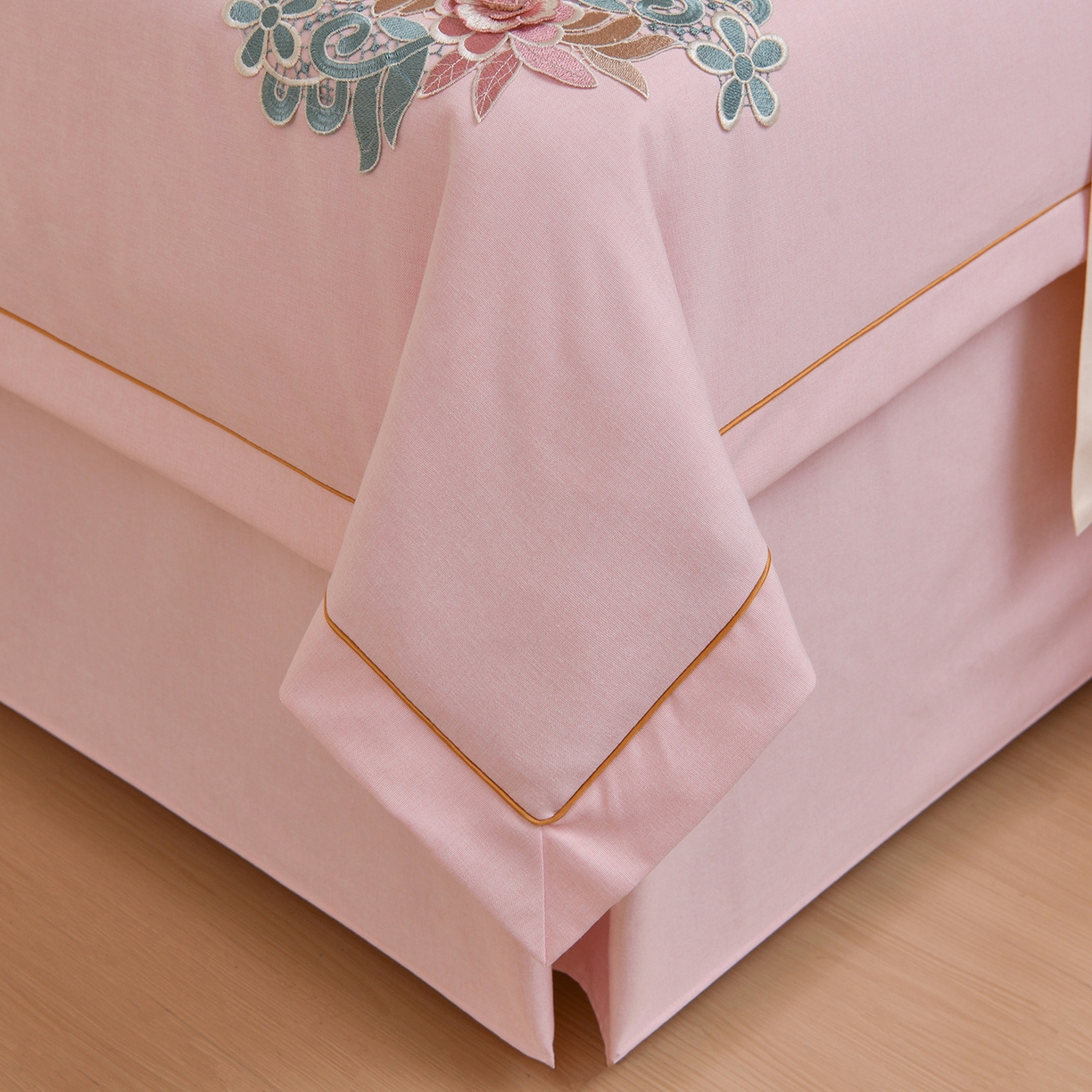 91家纺网 家纺一手货源 找家纺 莉人坊 2026新款彩棉麻床罩-富贵花开 富贵花开-珠粉