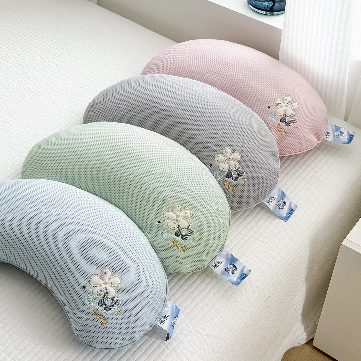 91家纺网 家纺一手货源 找家纺 （总）蔻眠 凉感丝花眠月牙荞麦护颈枕芯夏季凉豆豆枕头