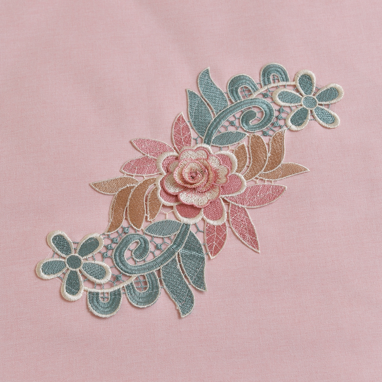 91家纺网 家纺一手货源 找家纺 莉人坊 2026新款彩棉麻床罩-富贵花开 富贵花开-珠粉