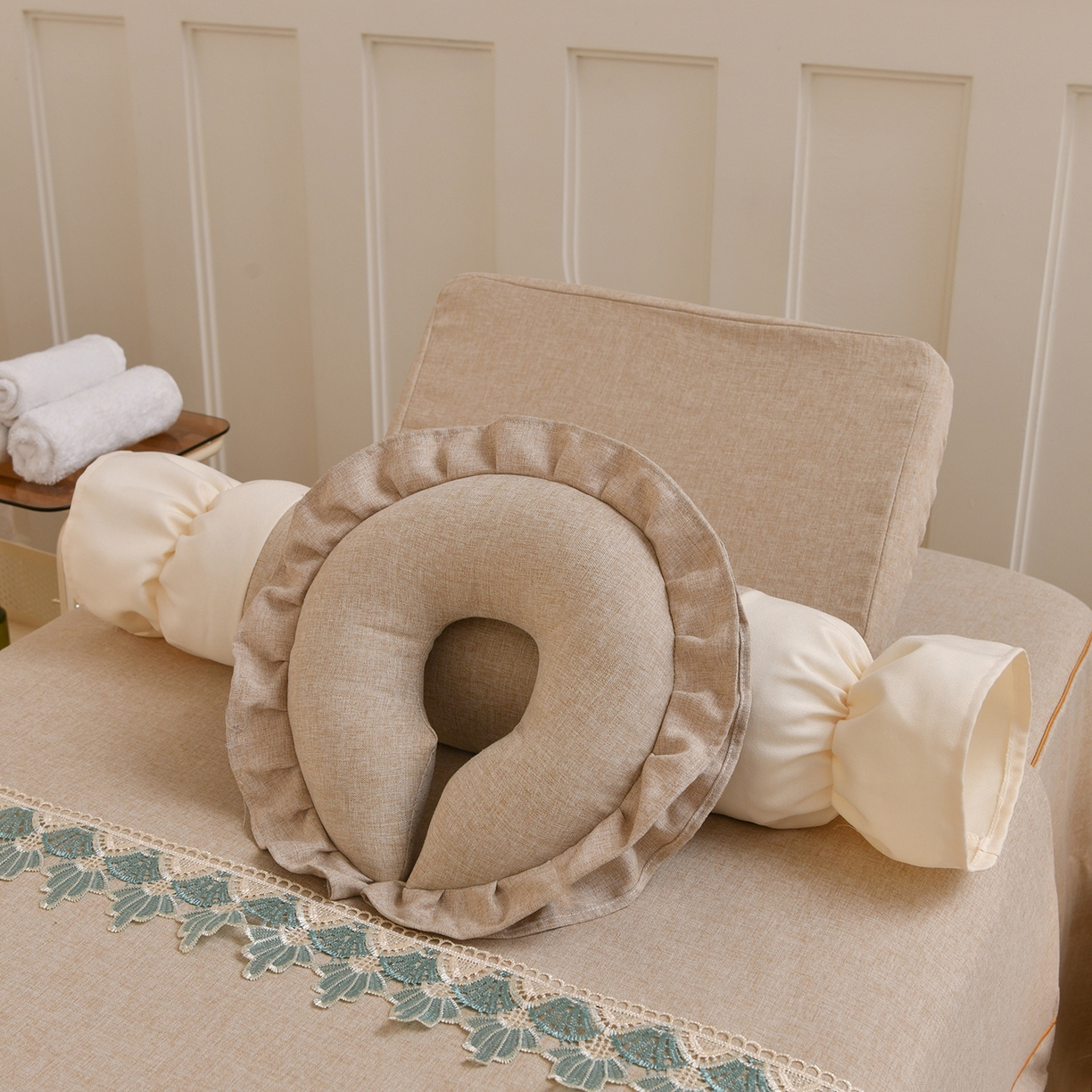 91家纺网 家纺一手货源 找家纺 莉人坊 2026新款彩棉麻床罩-富贵花开 富贵花开-米驼