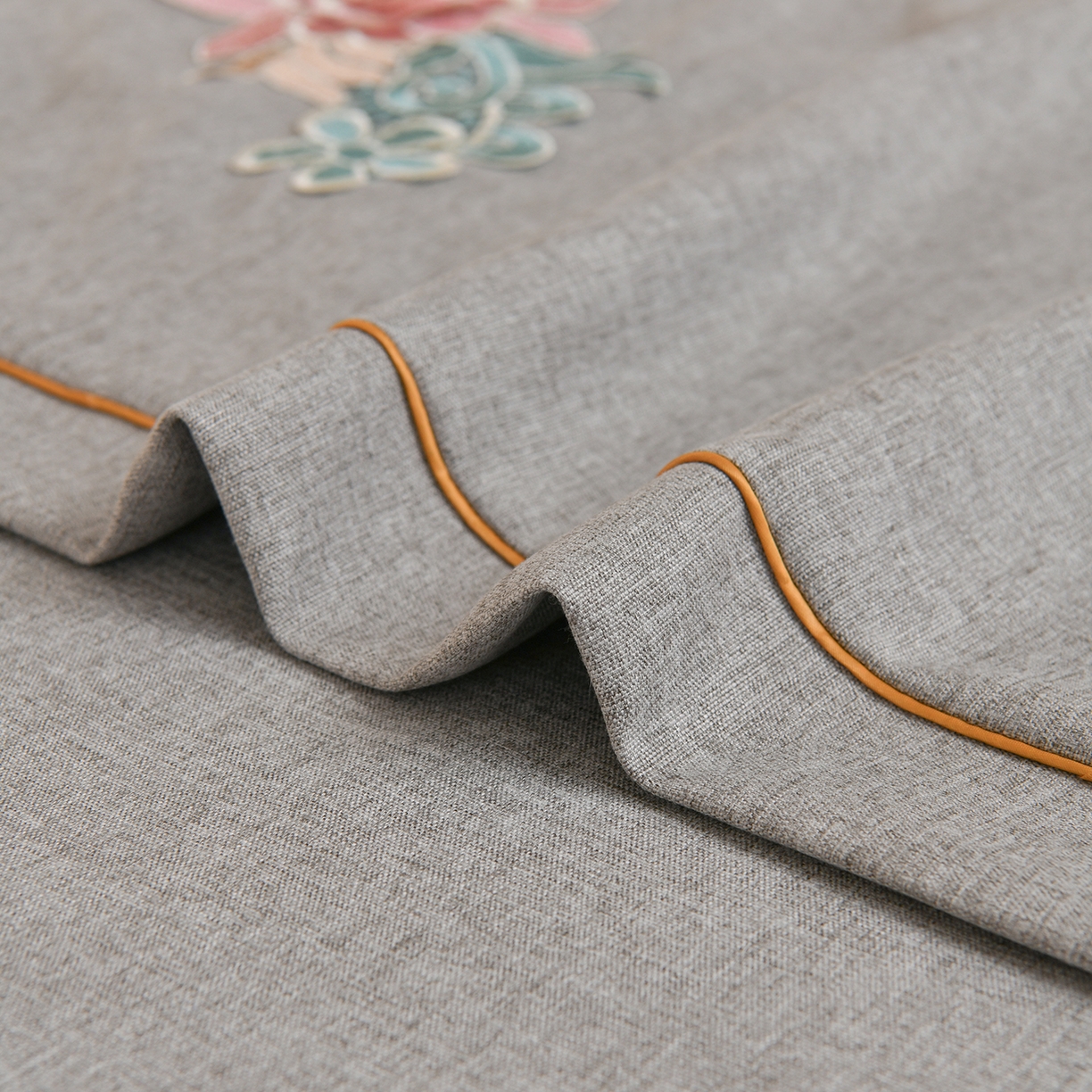 91家纺网 家纺一手货源 找家纺 莉人坊 2026新款彩棉麻床罩-富贵花开 富贵花开-雅灰