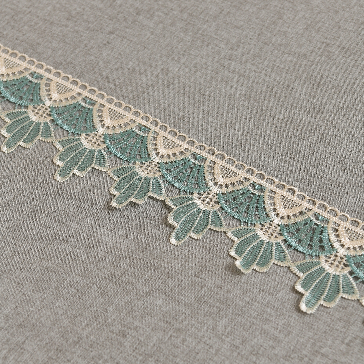 91家纺网 家纺一手货源 找家纺 莉人坊 2026新款彩棉麻床罩-富贵花开 富贵花开-雅灰