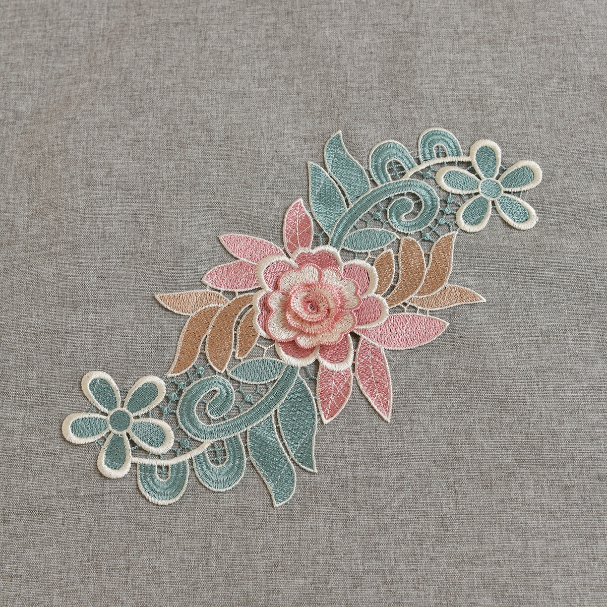 91家纺网 家纺一手货源 找家纺 莉人坊 2026新款彩棉麻床罩-富贵花开 富贵花开-雅灰