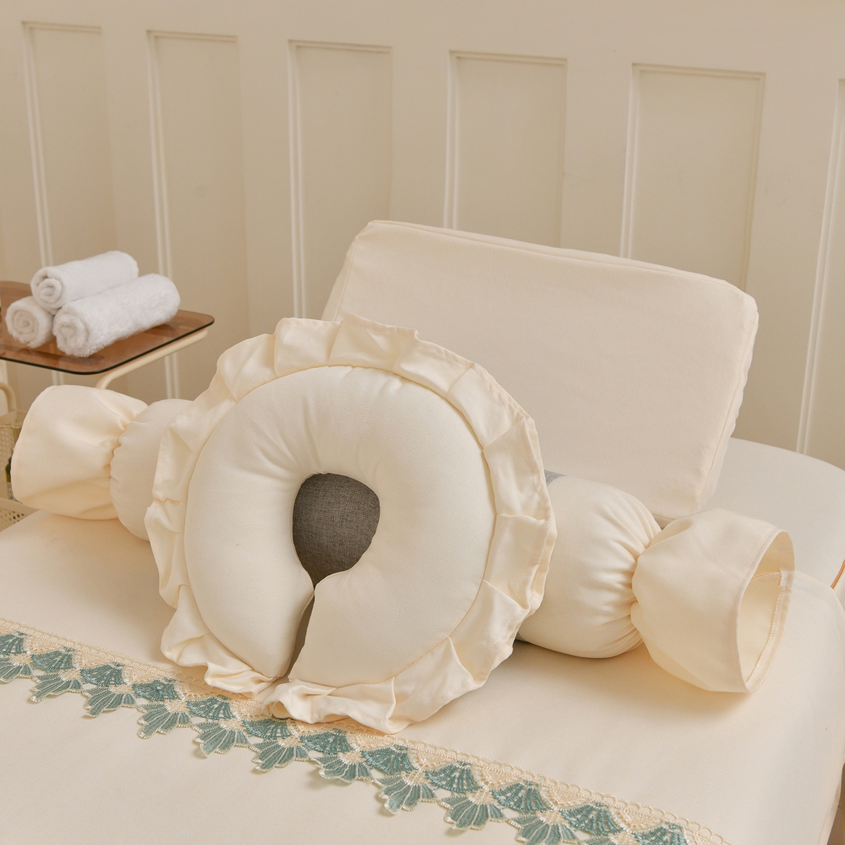 91家纺网 家纺一手货源 找家纺 莉人坊 2026新款彩棉麻床罩-富贵花开 富贵花开-米白