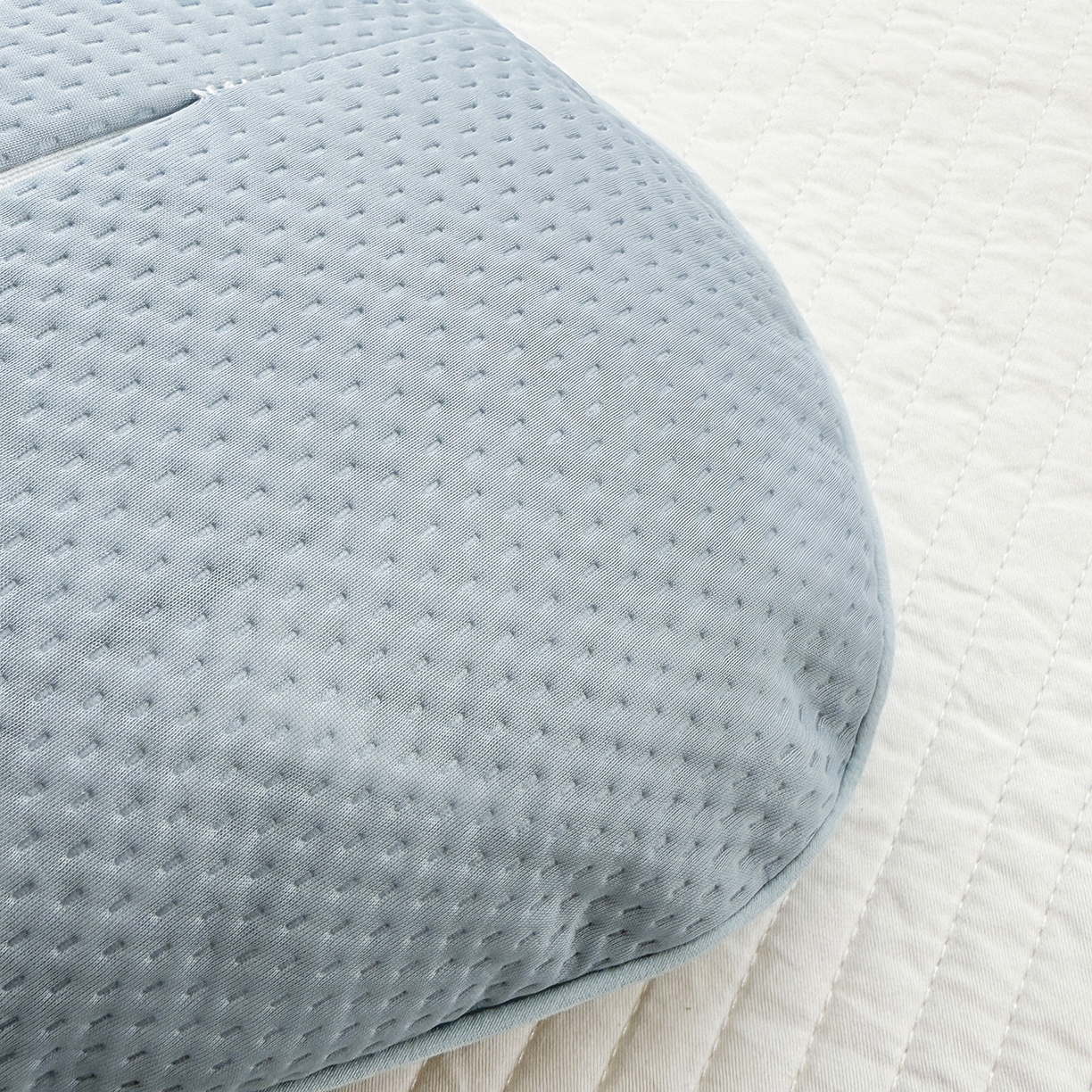 91家纺网 家纺一手货源 找家纺 蔻眠 凉感丝花眠月牙荞麦护颈枕芯夏季凉豆豆枕头 花眠月牙-蓝色