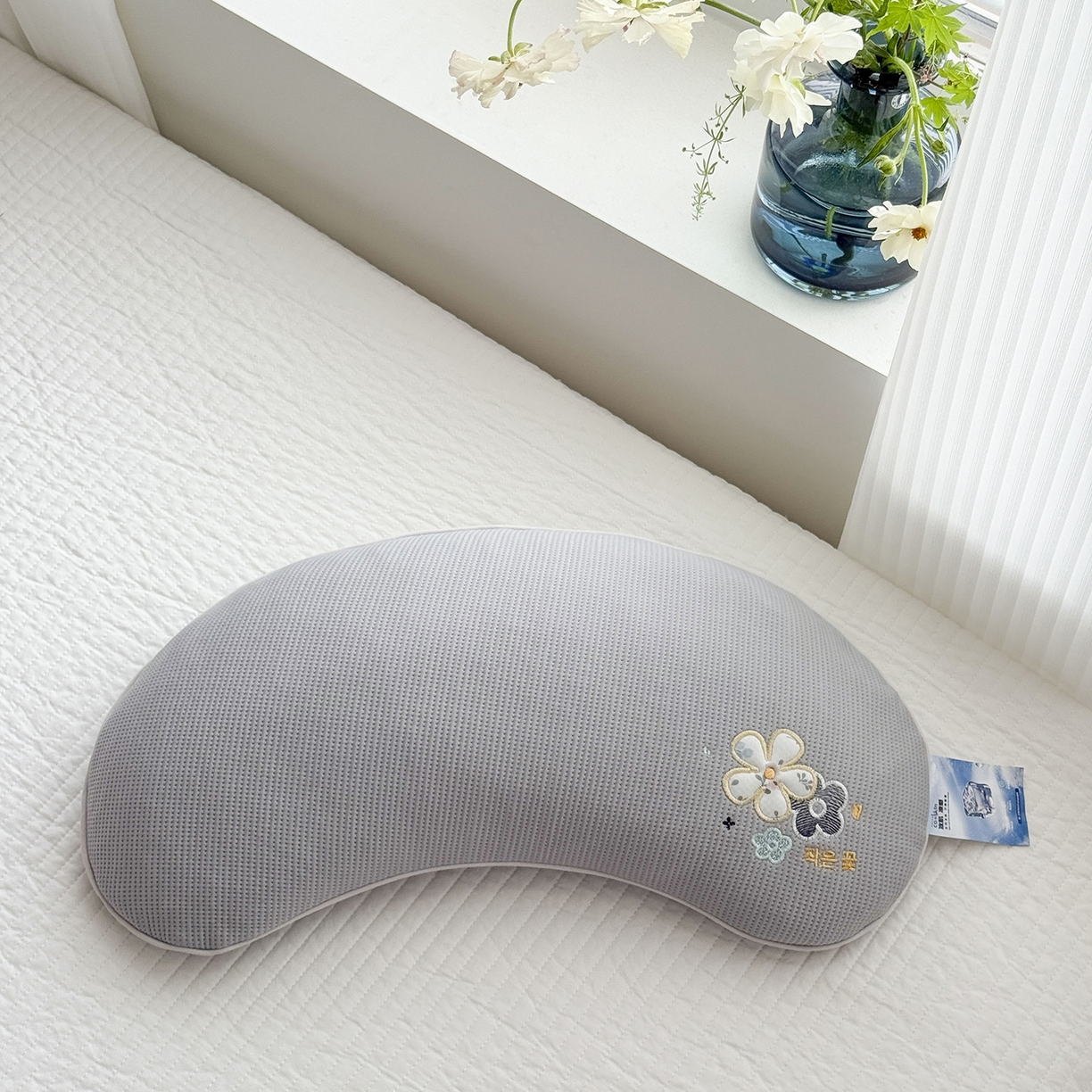 91家纺网 家纺一手货源 找家纺 蔻眠 凉感丝花眠月牙荞麦护颈枕芯夏季凉豆豆枕头 花眠月牙-灰色