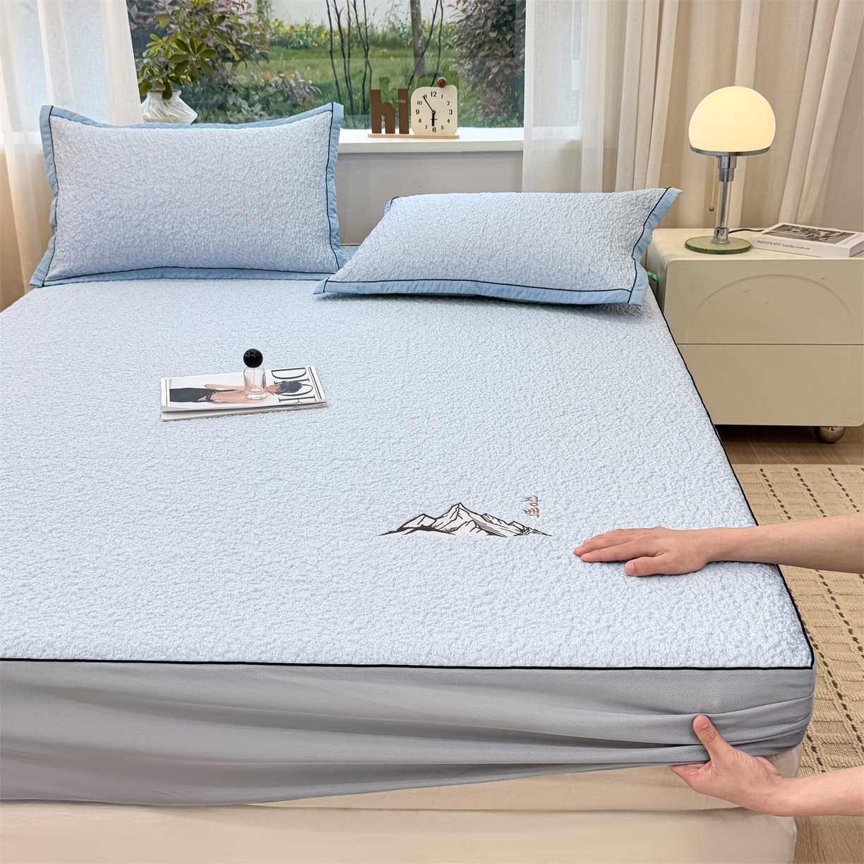 91家纺网 家纺一手货源 找家纺 （总）源舍家纺 2026新款PE长白冰绣豆豆直播线下床笠款床裙款