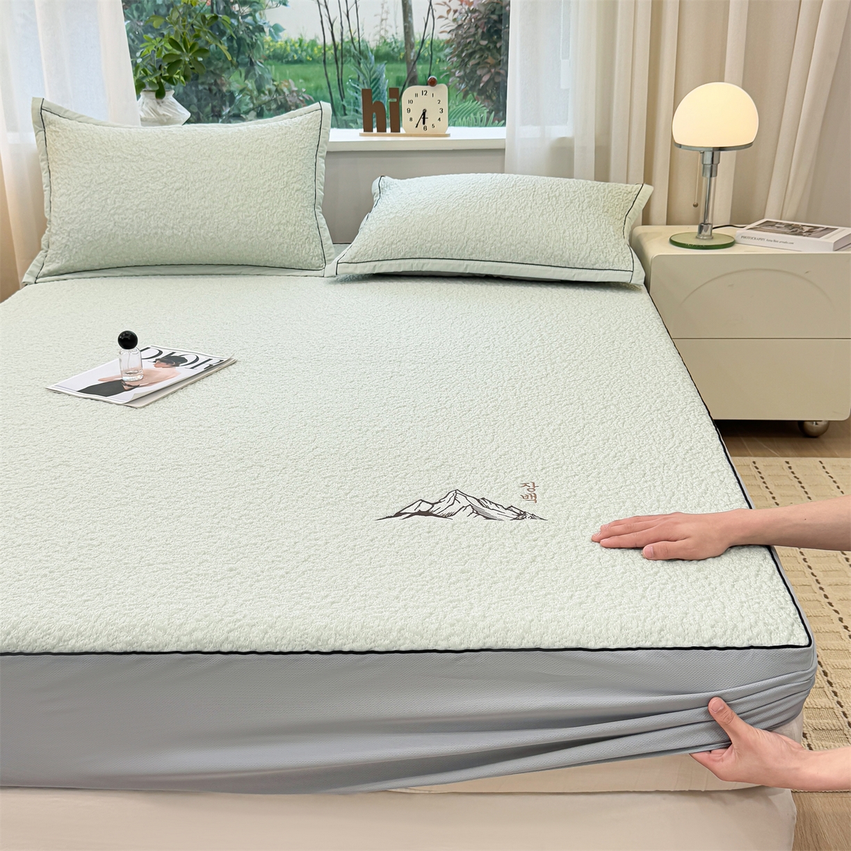 91家纺网 家纺一手货源 找家纺 （总）源舍家纺 2026新款PE长白冰绣豆豆直播线下床笠款床裙款