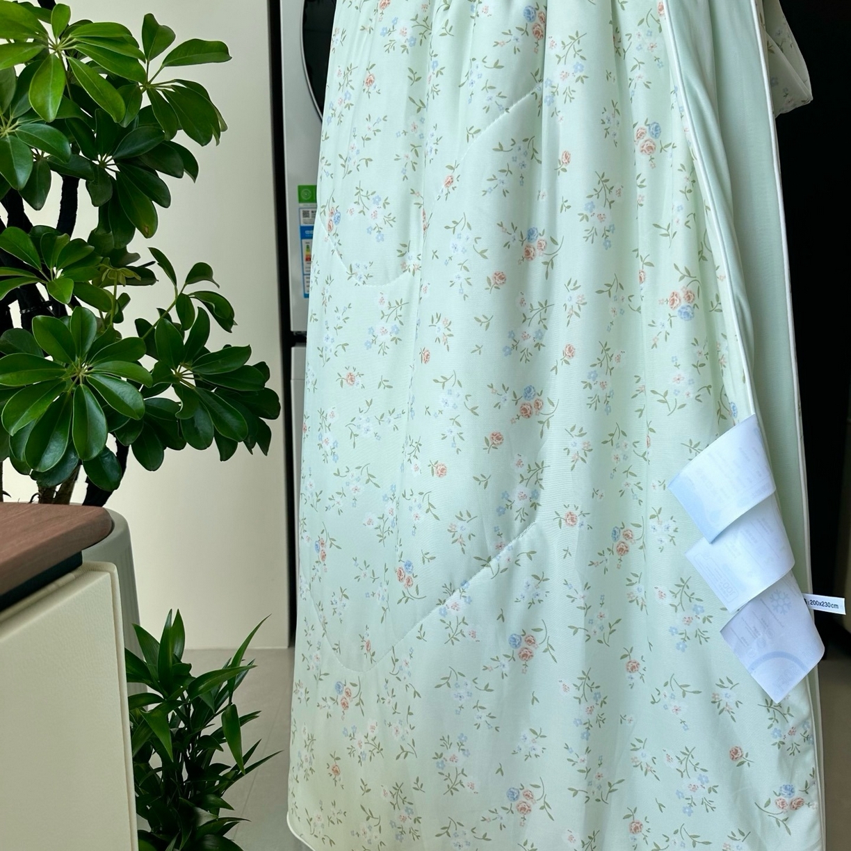 91家纺网 家纺一手货源 找家纺 卡芙兰家纺 2026新款凉感丝夏凉被空调被单人双人纯色印花夏被可机洗 青栀