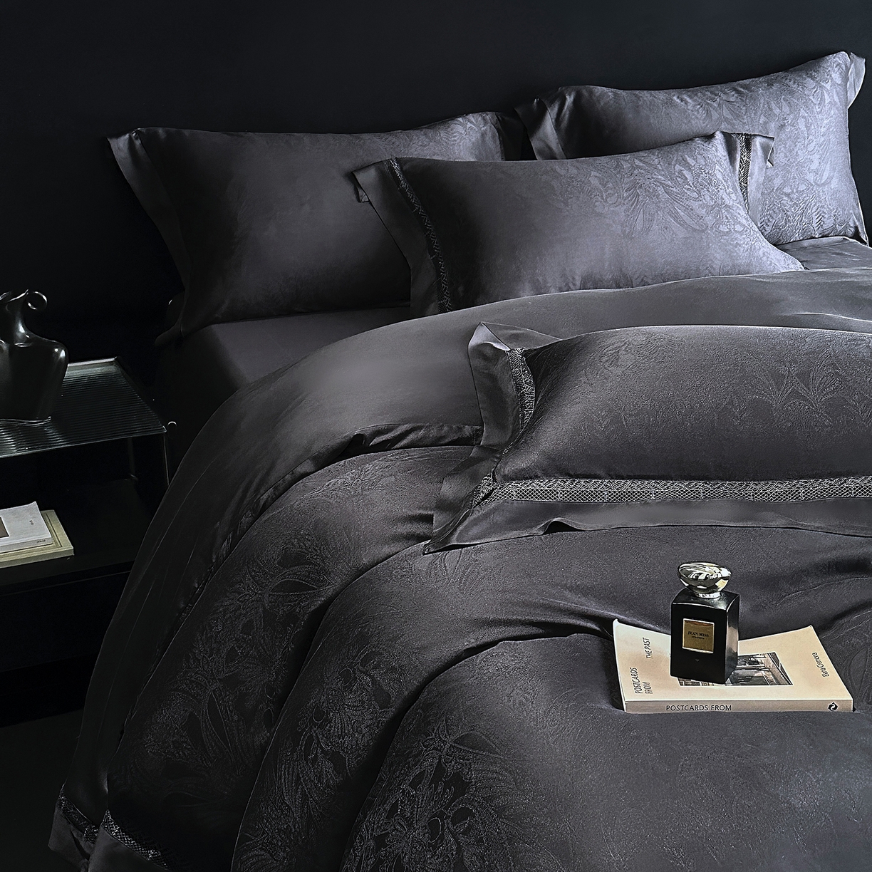 91家纺网 家纺一手货源 找家纺 南通朵美纺织品有限公司 2026新款100支天丝镂空提花斐庭系列四件套 斐庭（黑灰）