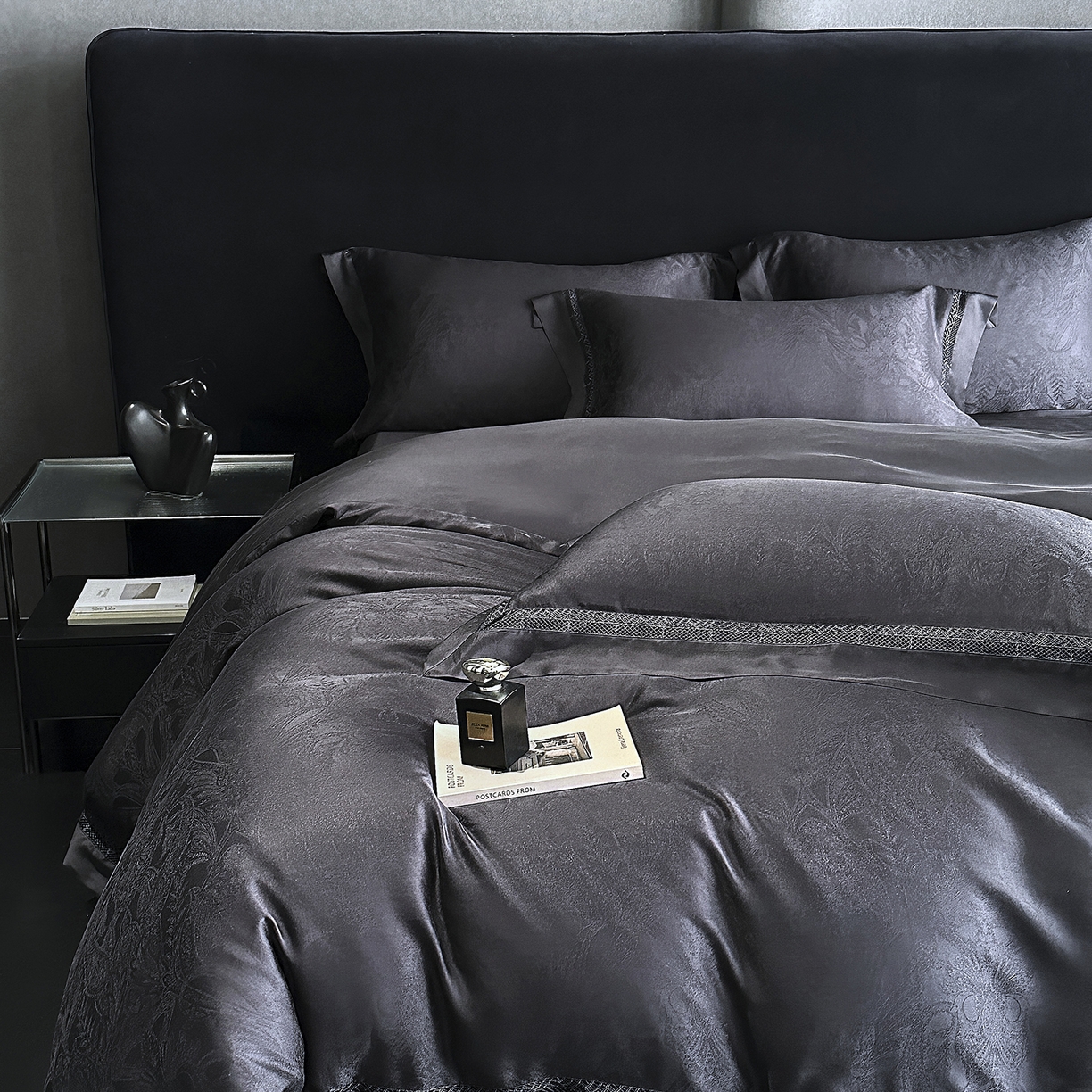 91家纺网 家纺一手货源 找家纺 南通朵美纺织品有限公司 2026新款100支天丝镂空提花斐庭系列四件套 斐庭（黑灰）