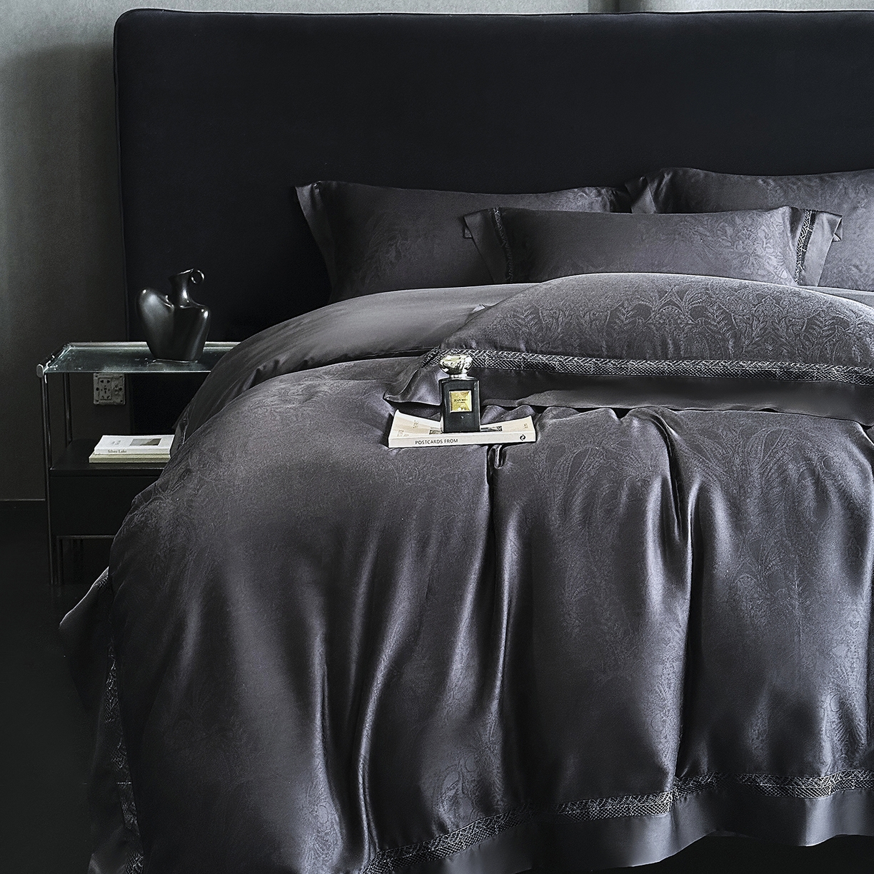 91家纺网 家纺一手货源 找家纺 南通朵美纺织品有限公司 2026新款100支天丝镂空提花斐庭系列四件套 斐庭（黑灰）