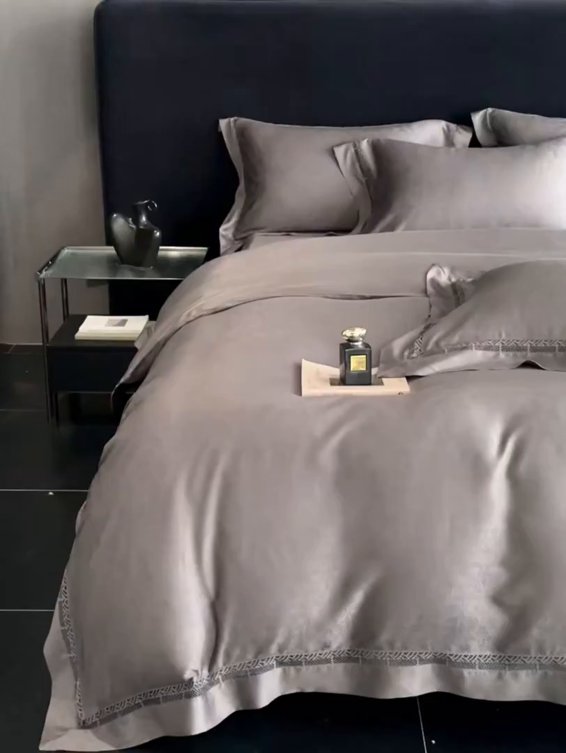 91家纺网 家纺一手货源 找家纺 南通朵美纺织品有限公司 2026新款100支天丝镂空提花斐庭系列四件套 斐庭（浅灰）