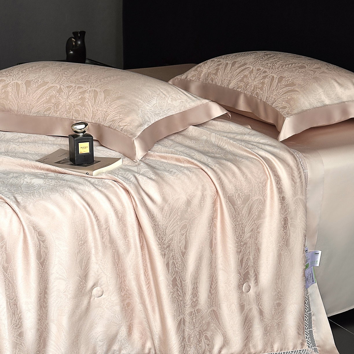 91家纺网 家纺一手货源 找家纺 （总）南通朵美纺织品有限公司 2026新款100支天丝镂空提花斐庭系列夏被四件套