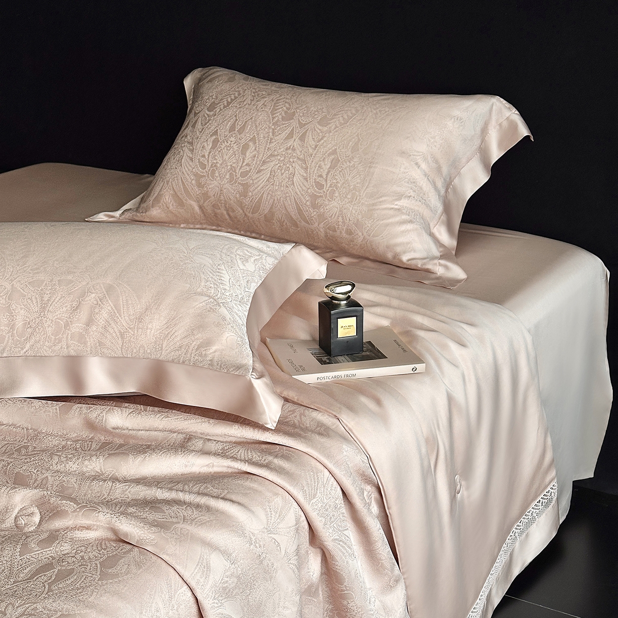 91家纺网 家纺一手货源 找家纺 （总）南通朵美纺织品有限公司 2026新款100支天丝镂空提花斐庭系列夏被四件套