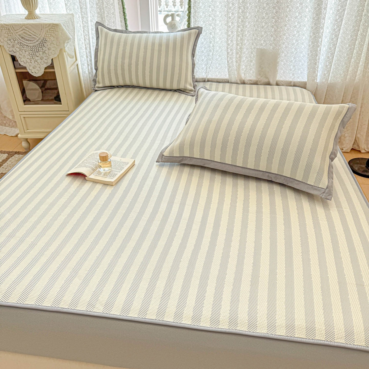 91家纺网 家纺一手货源 找家纺 川悦生活 2026新款凉豆豆提花凉席床笠款 床笠甜心-月灰