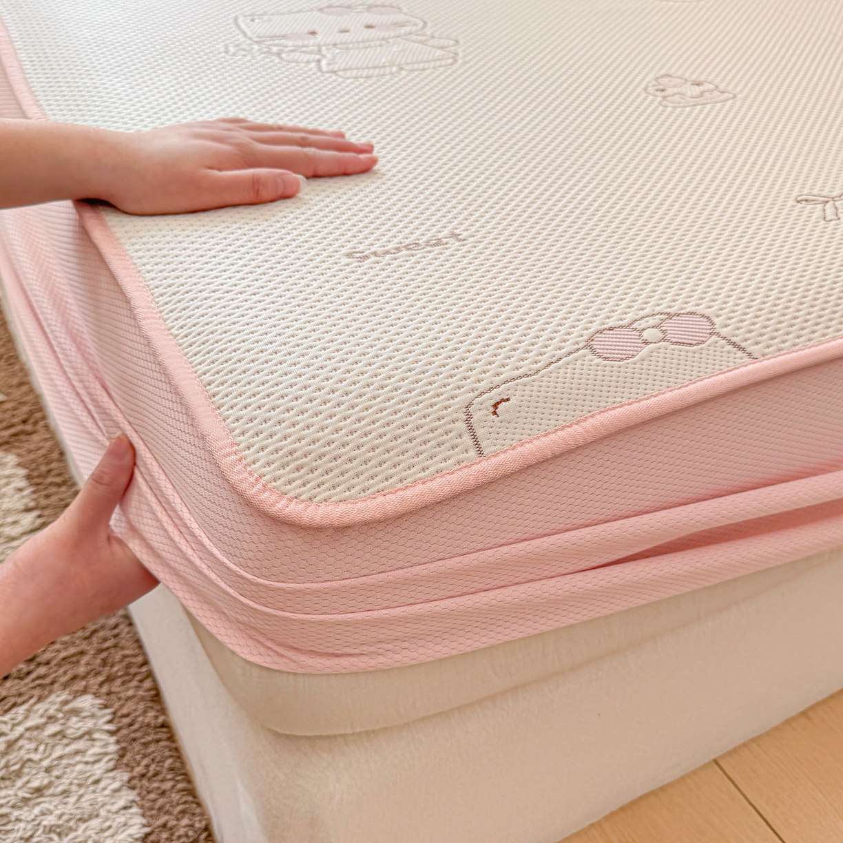 91家纺网 家纺一手货源 找家纺 川悦生活 2026新款凉豆豆提花凉席床笠款 床笠星花小猫