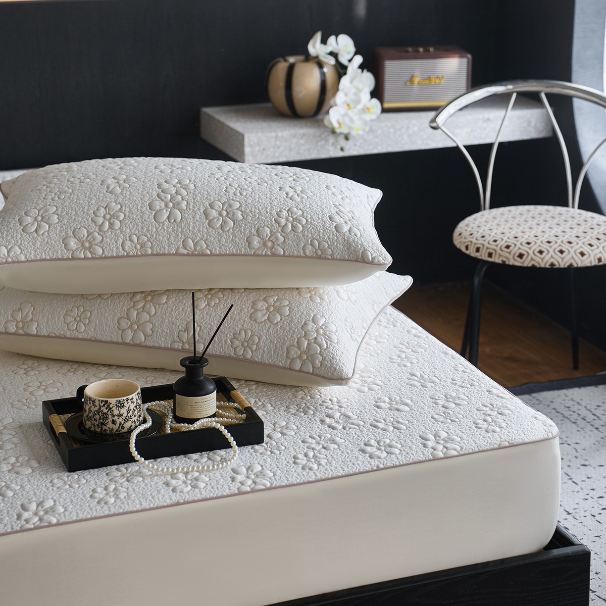 91家纺网 家纺一手货源 找家纺 安莱生活 2026新品A类“冰糕”高分子PE550D床笠款（含银丝款）三件套凉席第二批 浅花-香槟