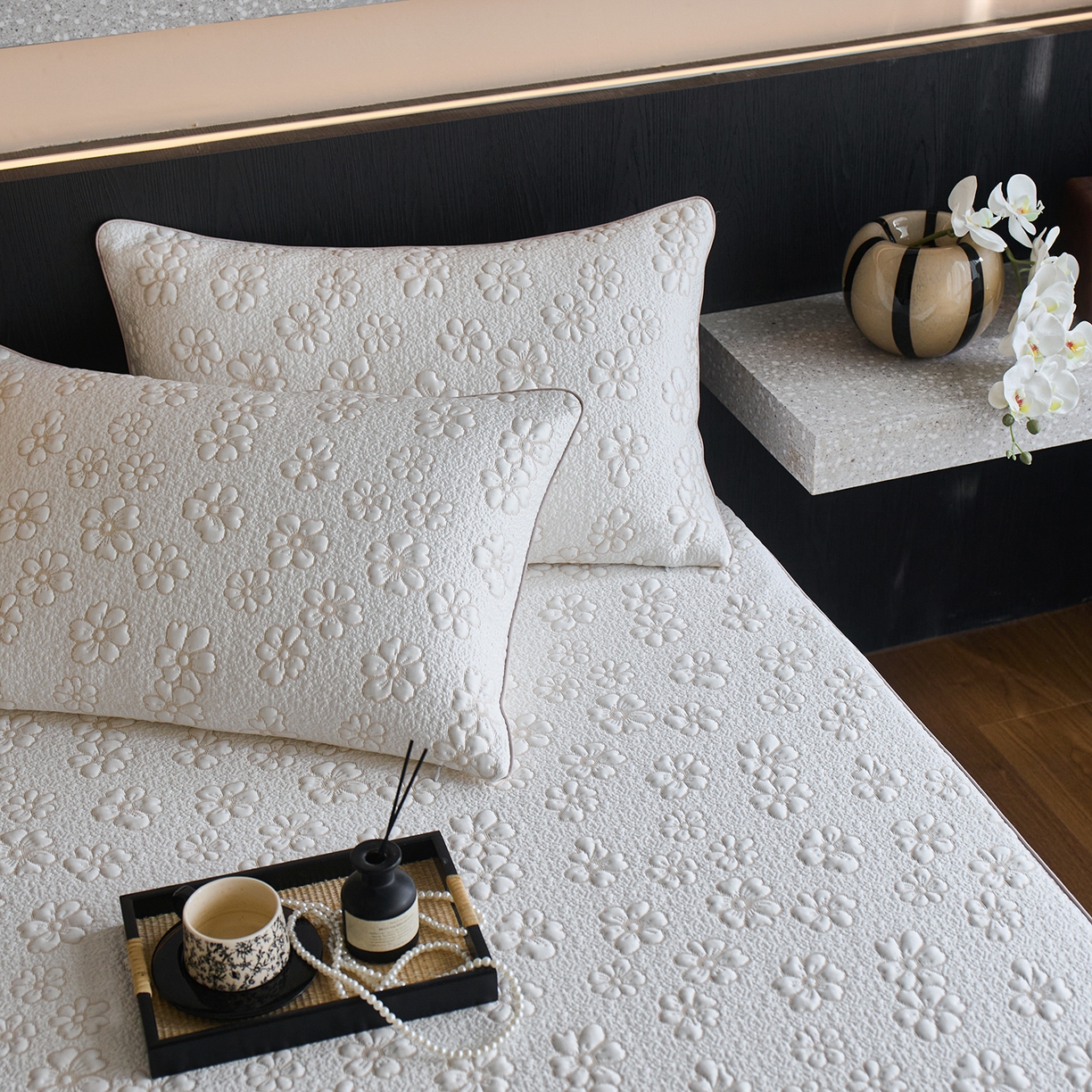 91家纺网 家纺一手货源 找家纺 安莱生活 2026新品A类“冰糕”高分子PE550D床笠款（含银丝款）三件套凉席第二批 浅花-香槟