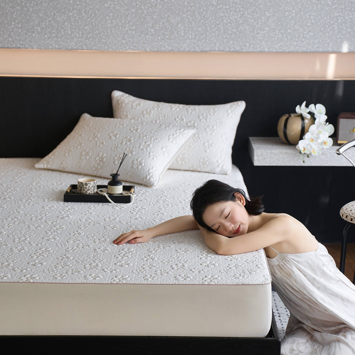 91家纺网 家纺一手货源 找家纺 安莱生活 2026新品A类“冰糕”高分子PE550D床笠款（含银丝款）三件套凉席第二批 浅花-香槟