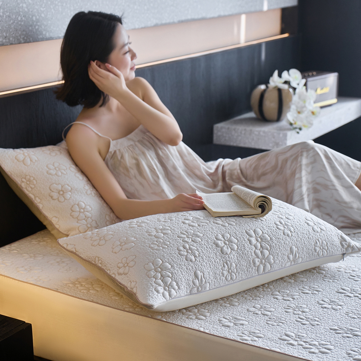 91家纺网 家纺一手货源 找家纺 安莱生活 2026新品A类“冰糕”高分子PE550D床笠款（含银丝款）三件套凉席第二批 浅花-香槟