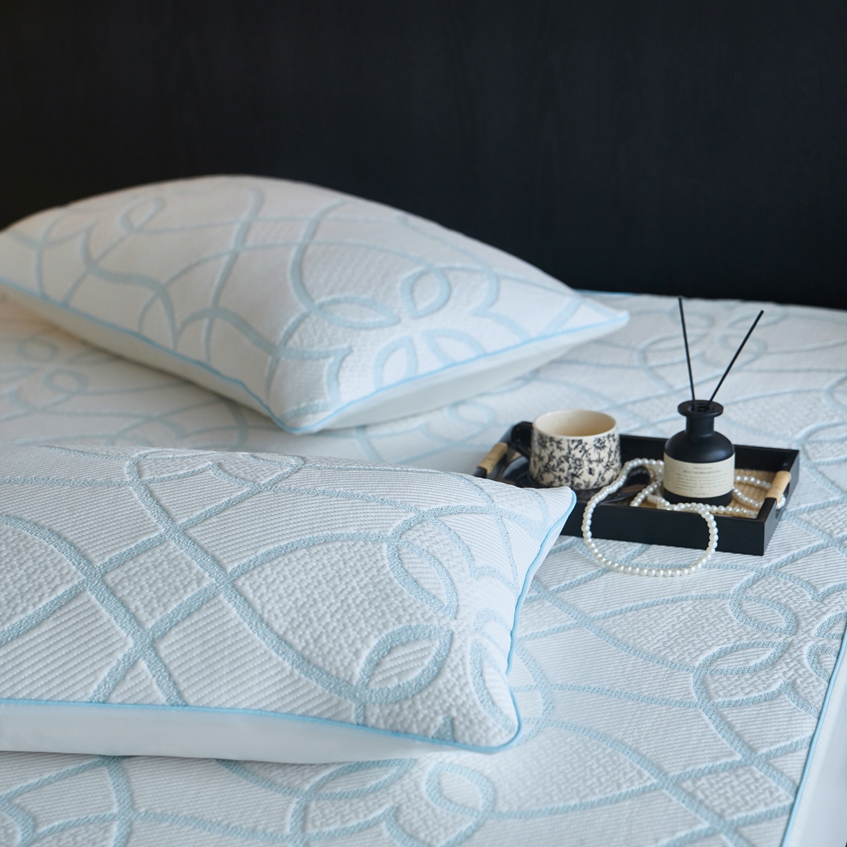 91家纺网 家纺一手货源 找家纺 安莱生活 2026新品A类“冰糕”高分子PE550D床笠款（含银丝款）三件套凉席第二批 清涟-银丝